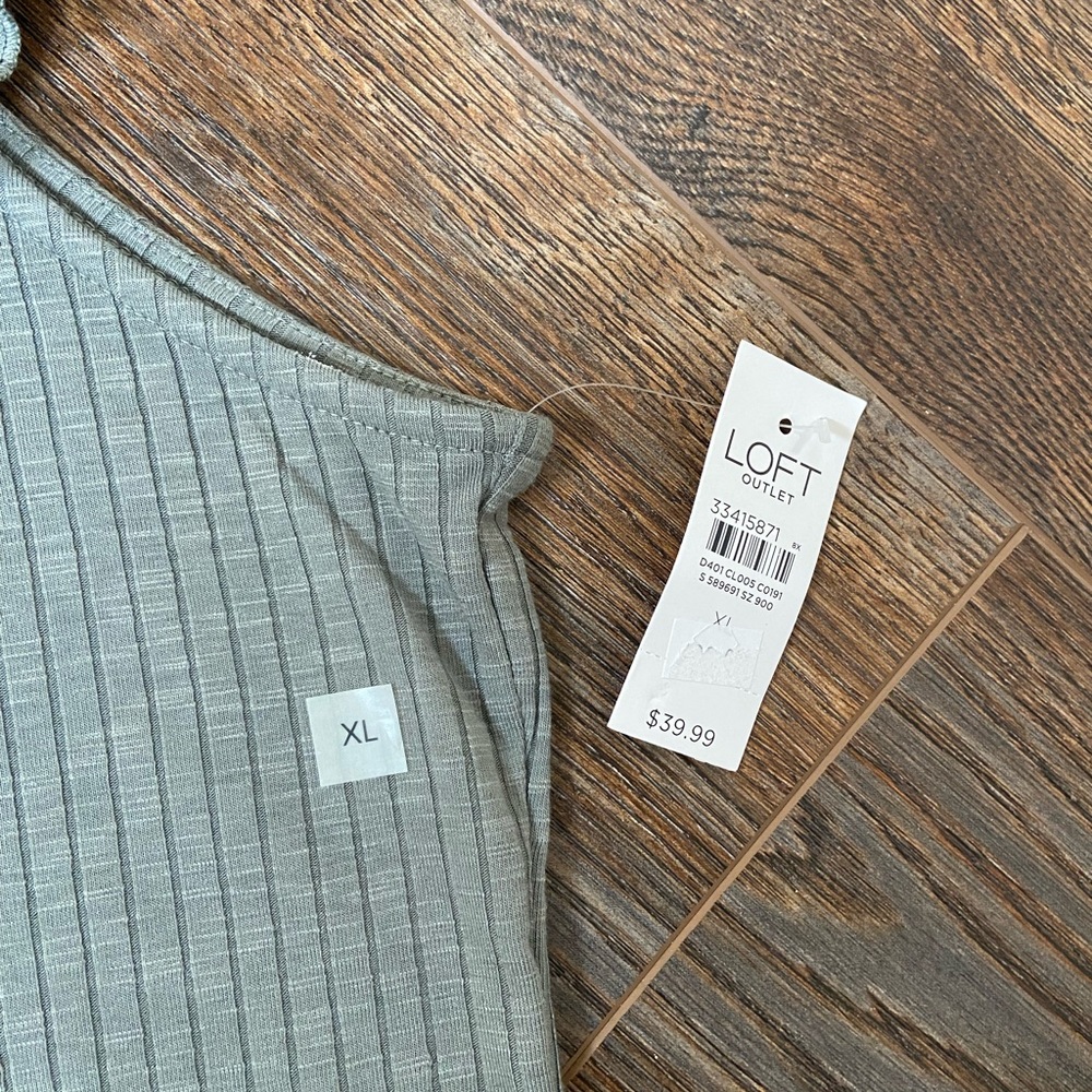 LOFT heathered gray ruffle neckline tank - Picture 5 of 7